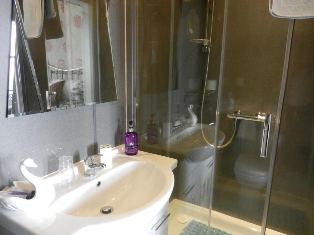 Somerton Guest house 4*
