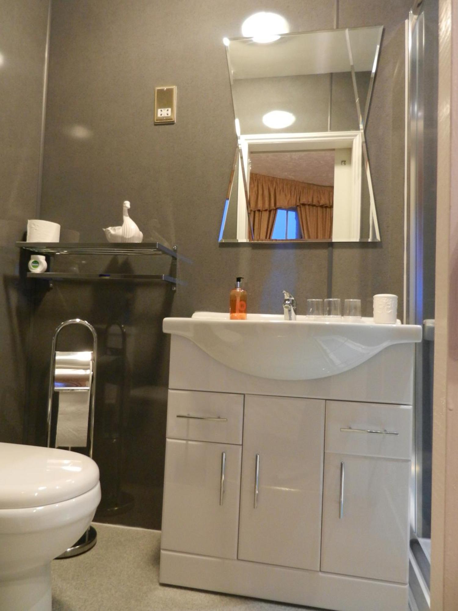 Guest house Somerton 4*